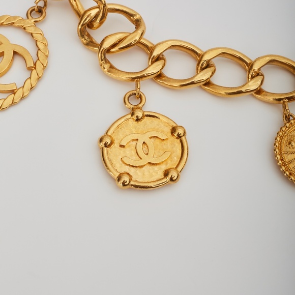 CHANEL LOGO COIN MEDALLION CHARM GOLD CHAIN NECKLACE BELT (1993) 26inch - Picture 5 of 16